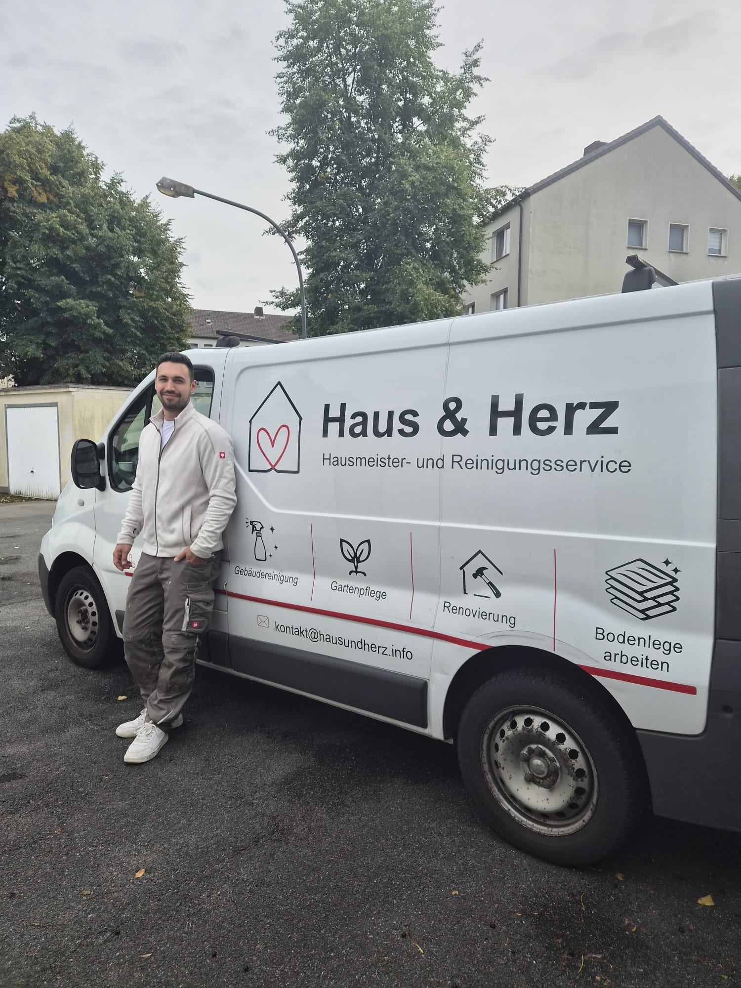 Daniel von Haus und Herz bei der Arbeit